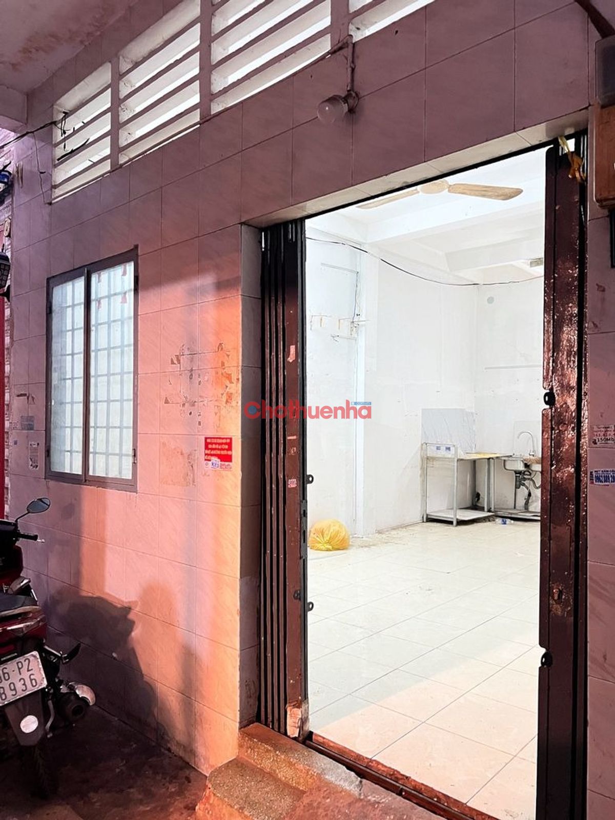 Cho thuê nhà nguyên căn hẻm Bùi Viện quận 1 - Chỉ 17tr