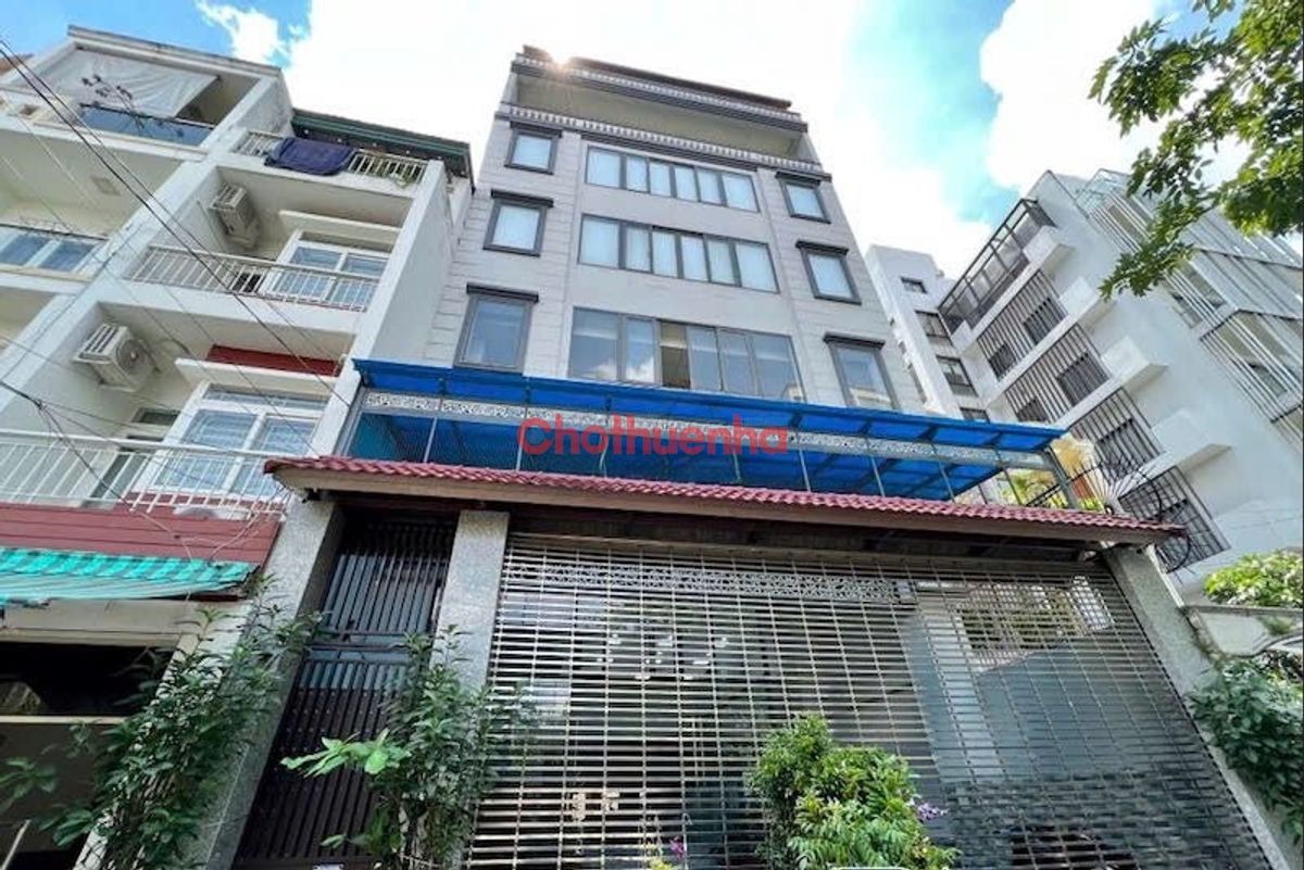 Cho thuê sàn văn phòng đường Trần Hữu Trang, Phường 10, Quận Phú Nhuận (Sàn VP).