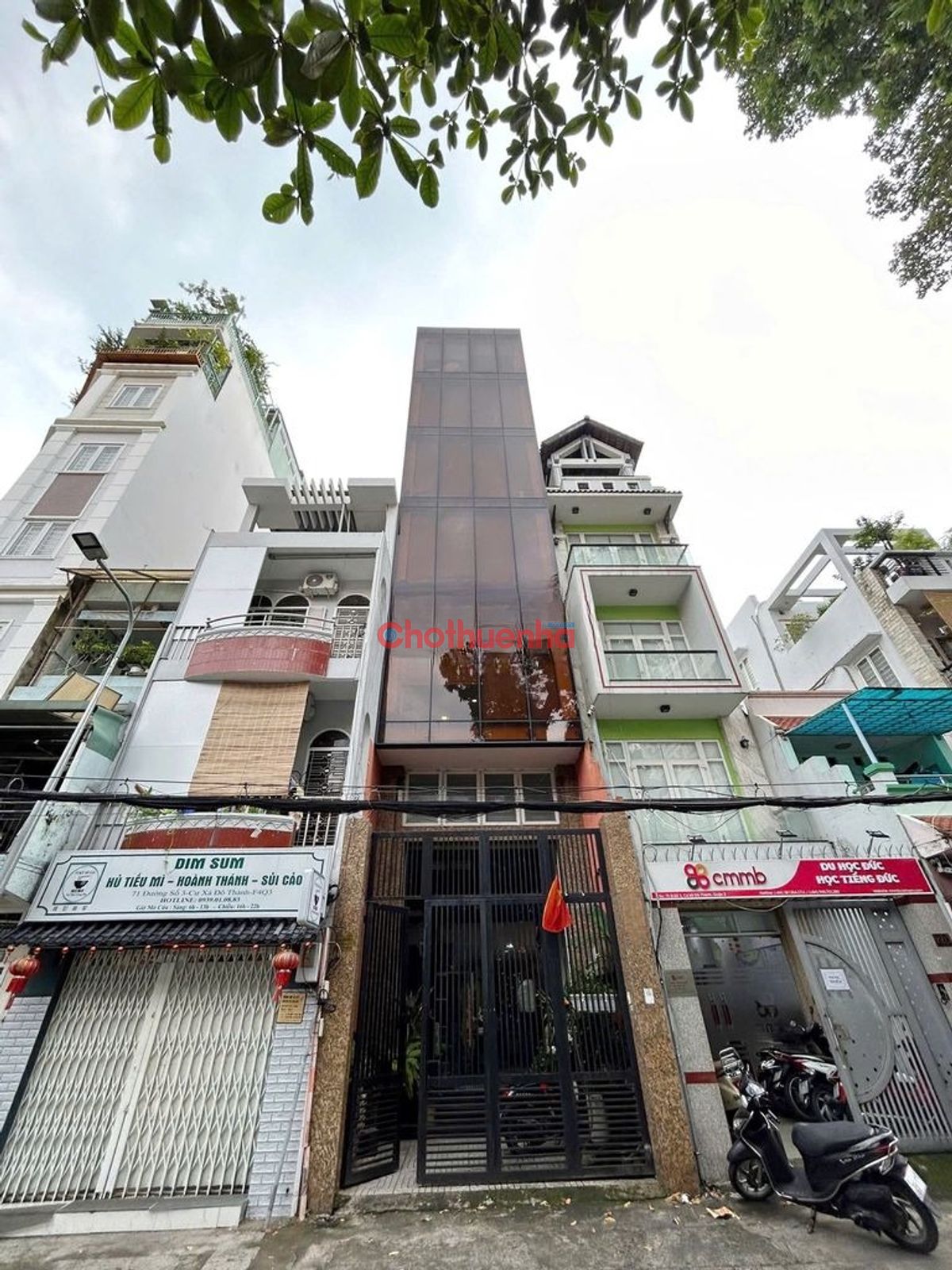 Cho thuê nhà mặt tiền Cư xá Đô Thành, Quận 3. Có Thang Máy - Tuyến đường rộng đậu đổ xe thoải mái.