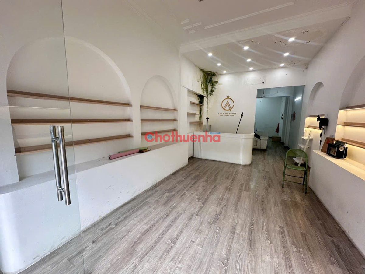 CHO THUÊ NHÀ NGUYÊN CĂN ĐƯỜNG CMT8, QUẬN 10. HẺM VIP 2 LÀN XE HƠI. TRỆT 2 LẦU. 37 TR/TH