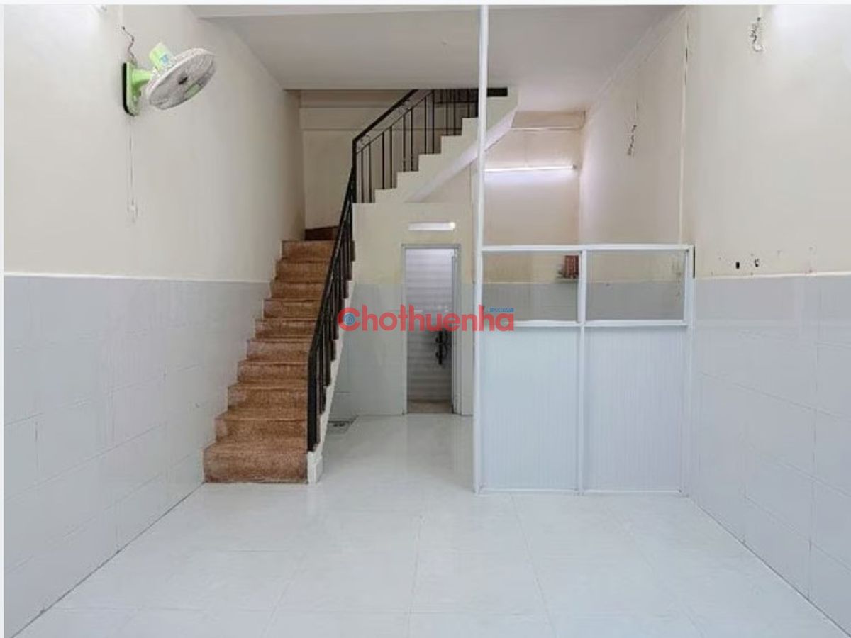 Nhà nguyên căn đường Đường Hồng Lạc, Phường 10, Quận Tân Bình