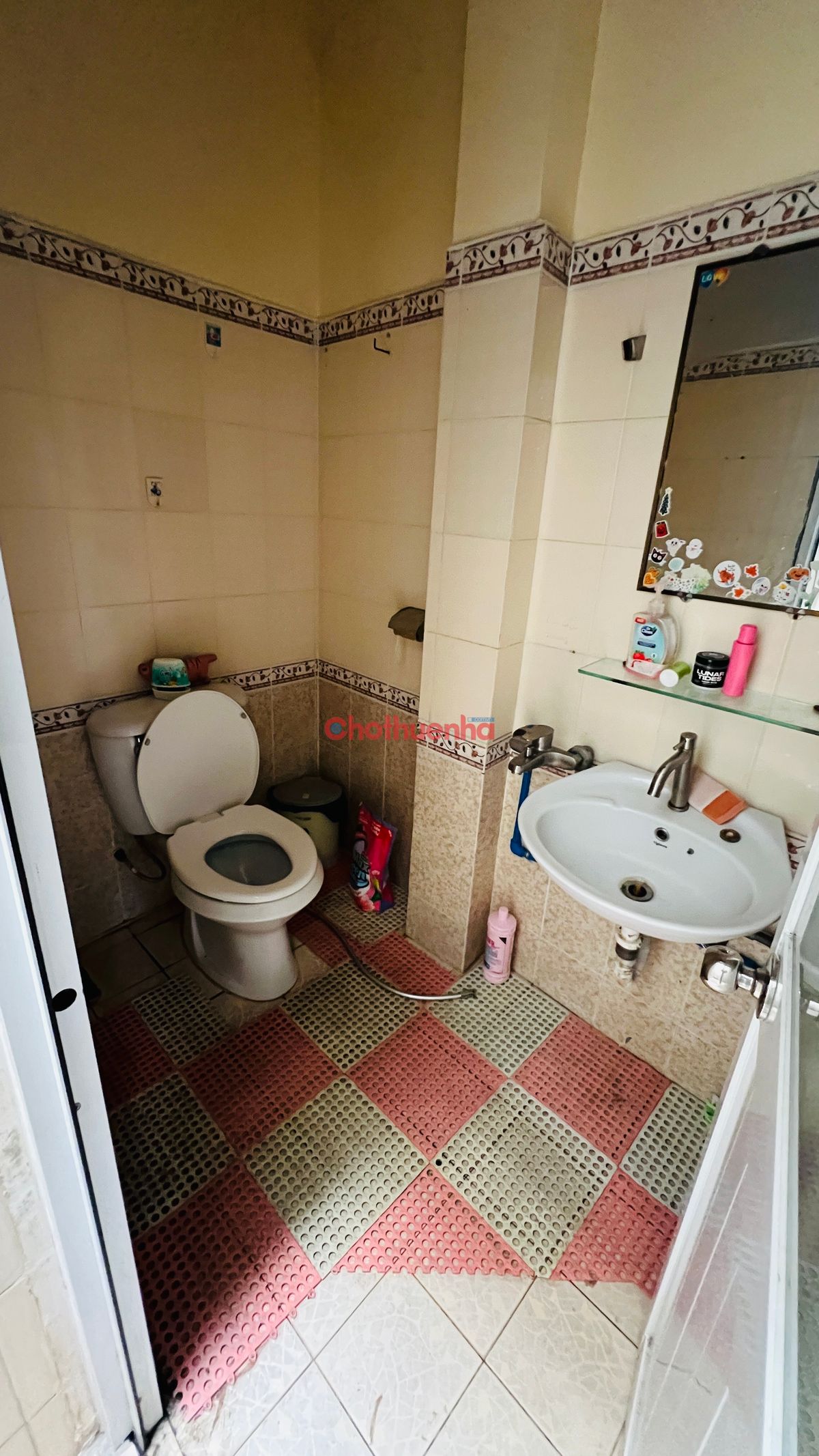 CHO THUÊ NHÀ NGUYÊN CĂN HẺM XE HƠI - GIÁ CHỈ 15 TRIỆU - TRẦN VĂN ĐANG - QUẬN 3