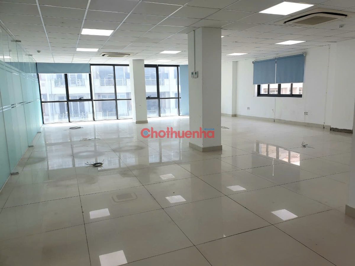 CHO THUÊ VĂN PHÒNG QUẬN 5 185m2 CHỈ 15$
