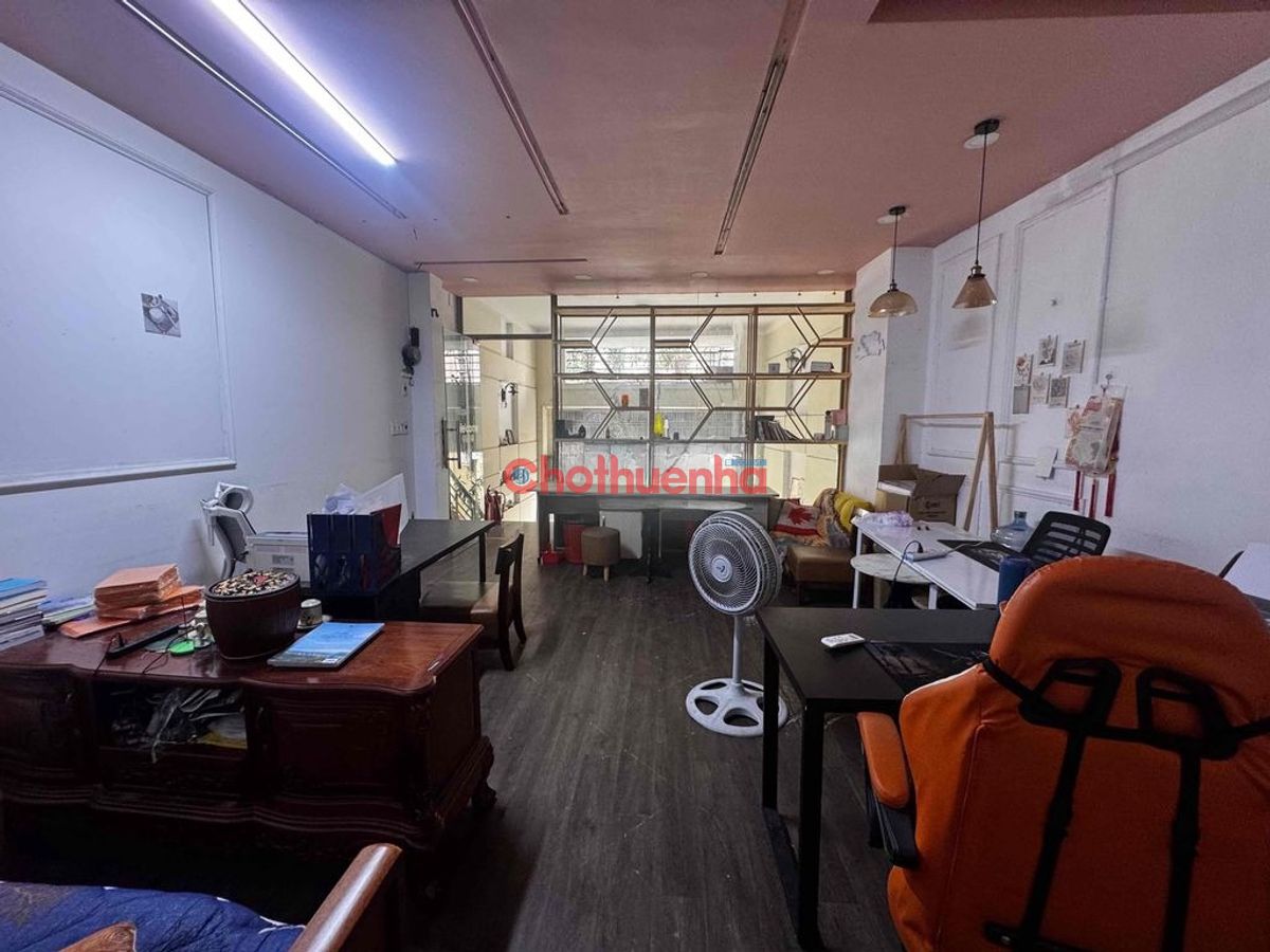 CHO THUÊ MẶT BẰNG KINH DOANH ĐƯỜNG NGUYỄN TRÃI, QUẬN 1, GIÁ CHỈ 20 TRIỆU