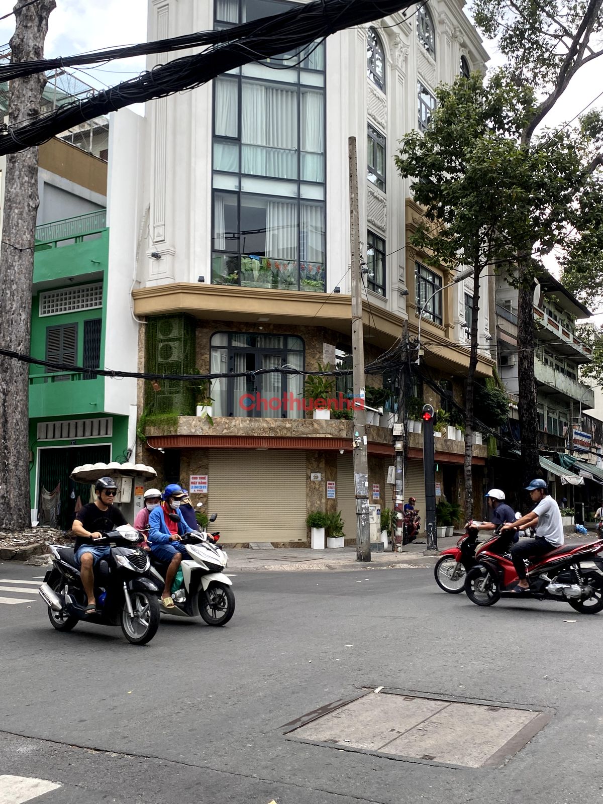 CHO THUÊ NHÀ GÓC 2 MẶT TIỀN NGÔ QUYỀN – ĐÀO DUY TỪ – PHƯỜNG 5, QUẬN 10