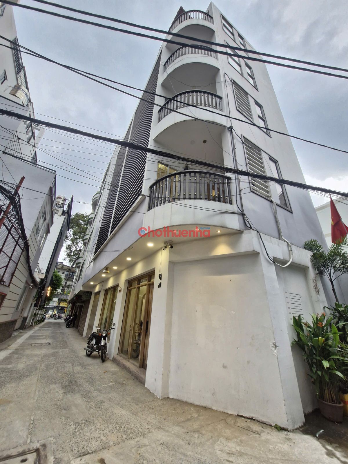 cho thuê nhà góc 2 mặt tiền đường Phạm Viết Chánh QUận 1, Giá chỉ 5x, cho làm CHDV