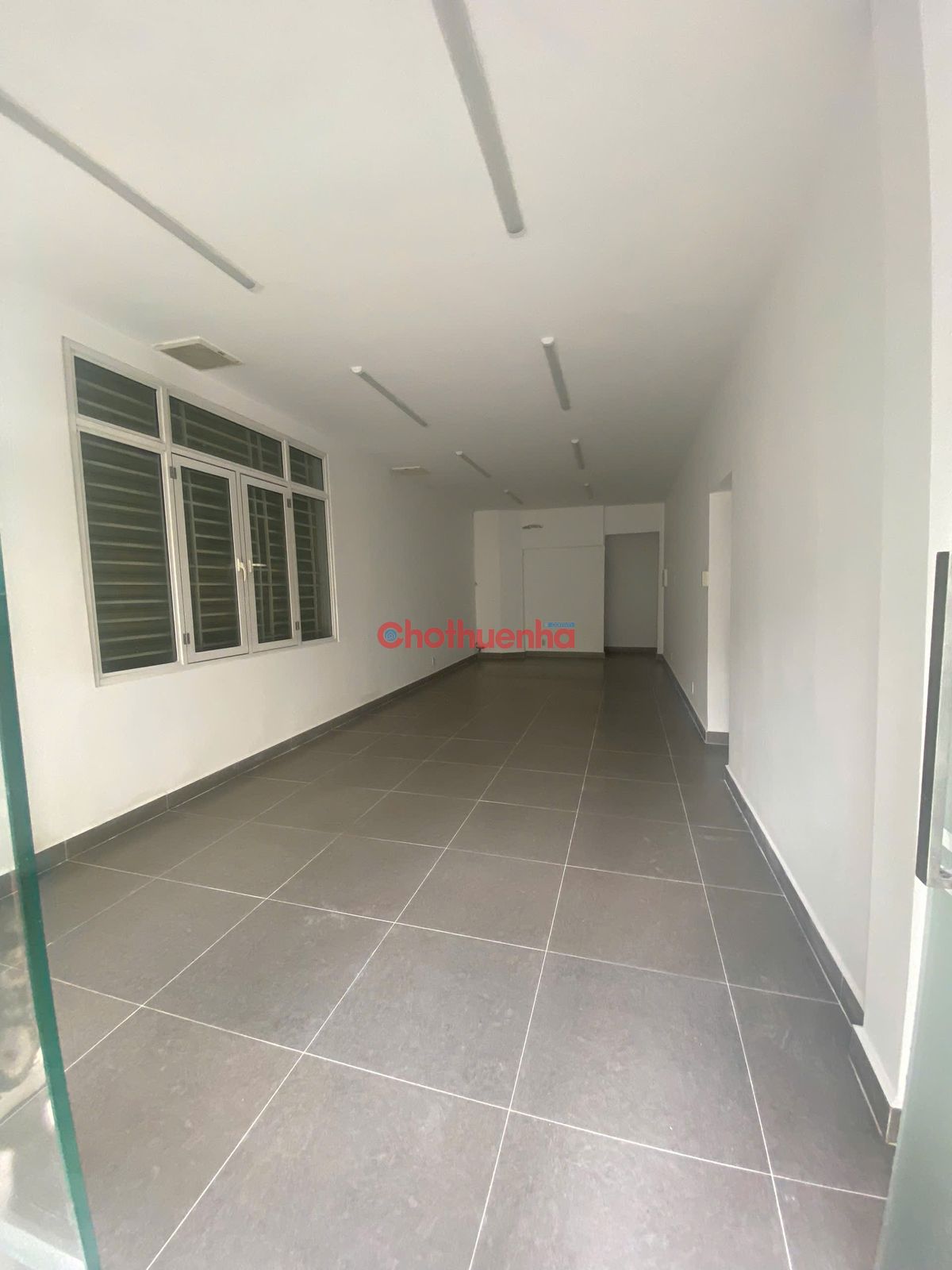 Cho thuê nhà nguyên căn Nguyễn Thị Minh Khai – góc 2 mặt tiền, thuận tiện kinh doanh.