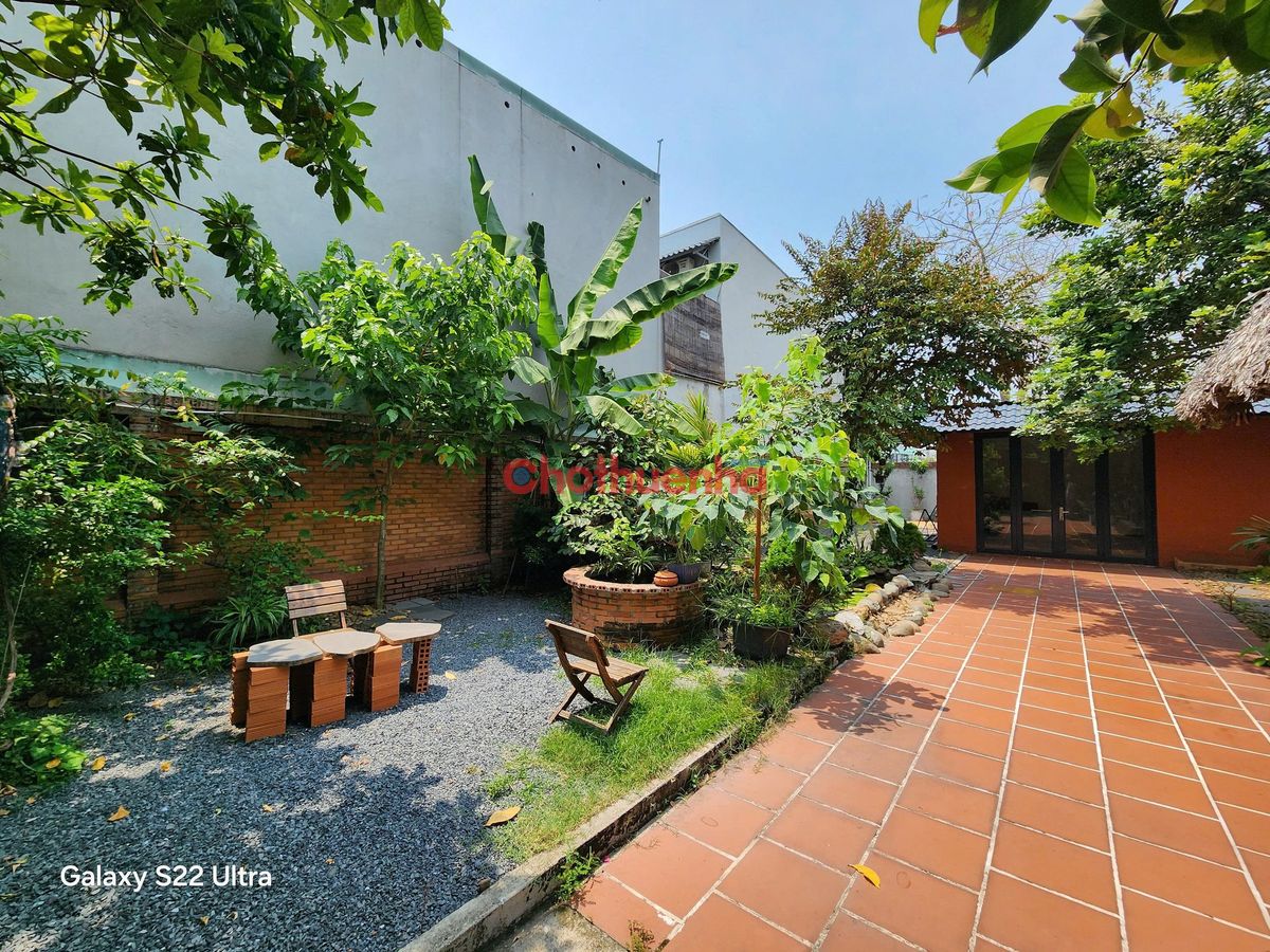 Cho thuê biệt thự sân vườn Nguyễn Ảnh Thủ ấp Hưng Lân xã Bà Điểm huyện Hóc Môn