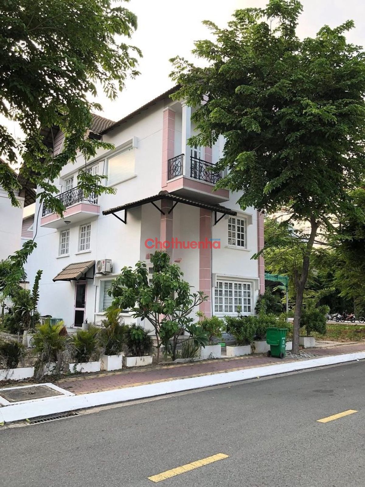 Cho thuê nhà biệt  thự khu nội bộ Đường số 21, Phường Tân Chánh Hiệp, Quận 12. 