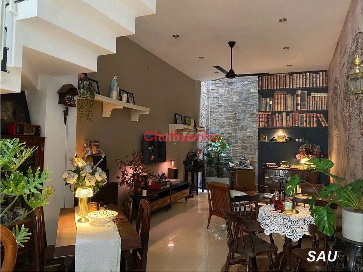 Cho thuê nhà nguyên căn hẻm xe tải Hoàng Văn Thụ, Quận Phú Nhuận-23 triệu.