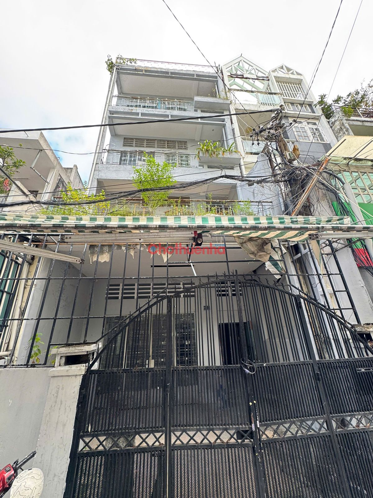 Cho thuê nhà Vườn Chuối 5.5 x 19 Trệt 4 Lầu  Quận 3