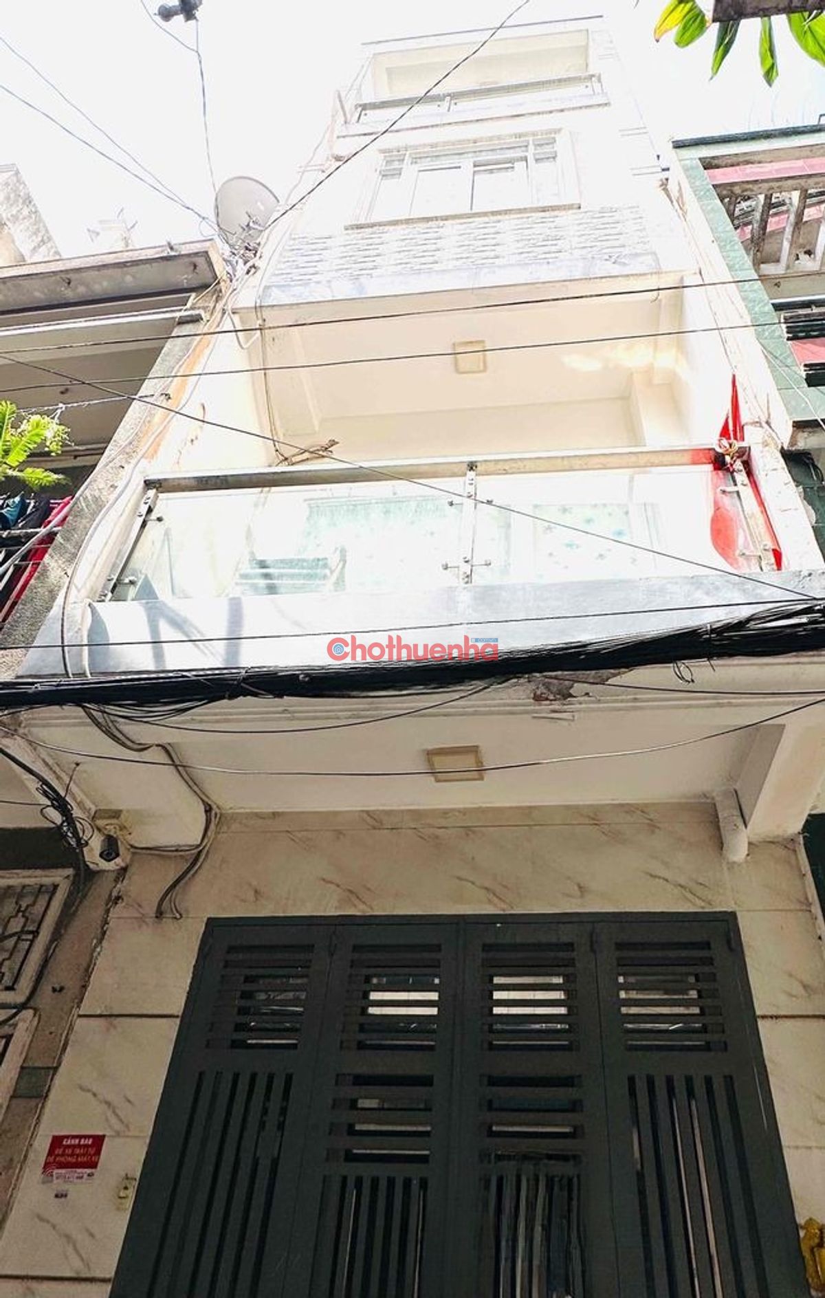 Cho thuê nhà Trệt 2 Lầu Sân Thượng 5 Phòng Ngủ , Nguyễn Biểu, Quận 5