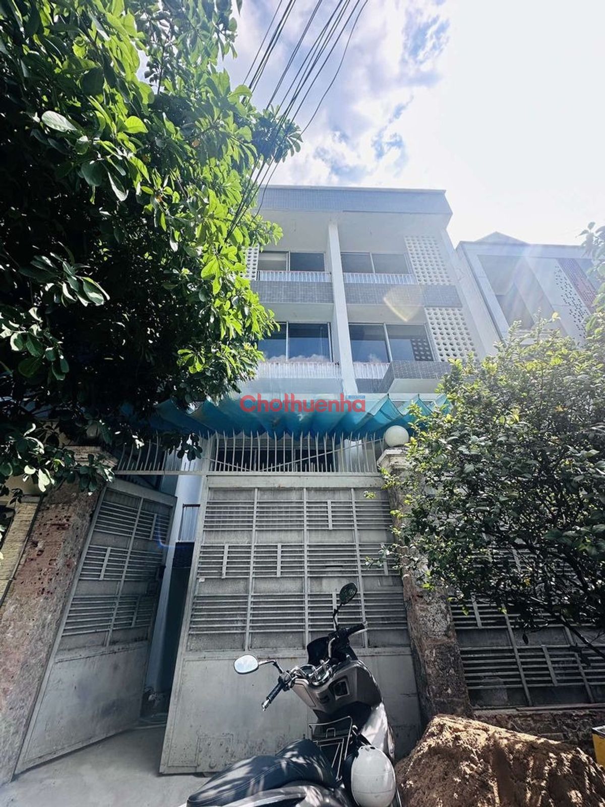 Cho thuê mặt bằng Bình Thạnh 240m2