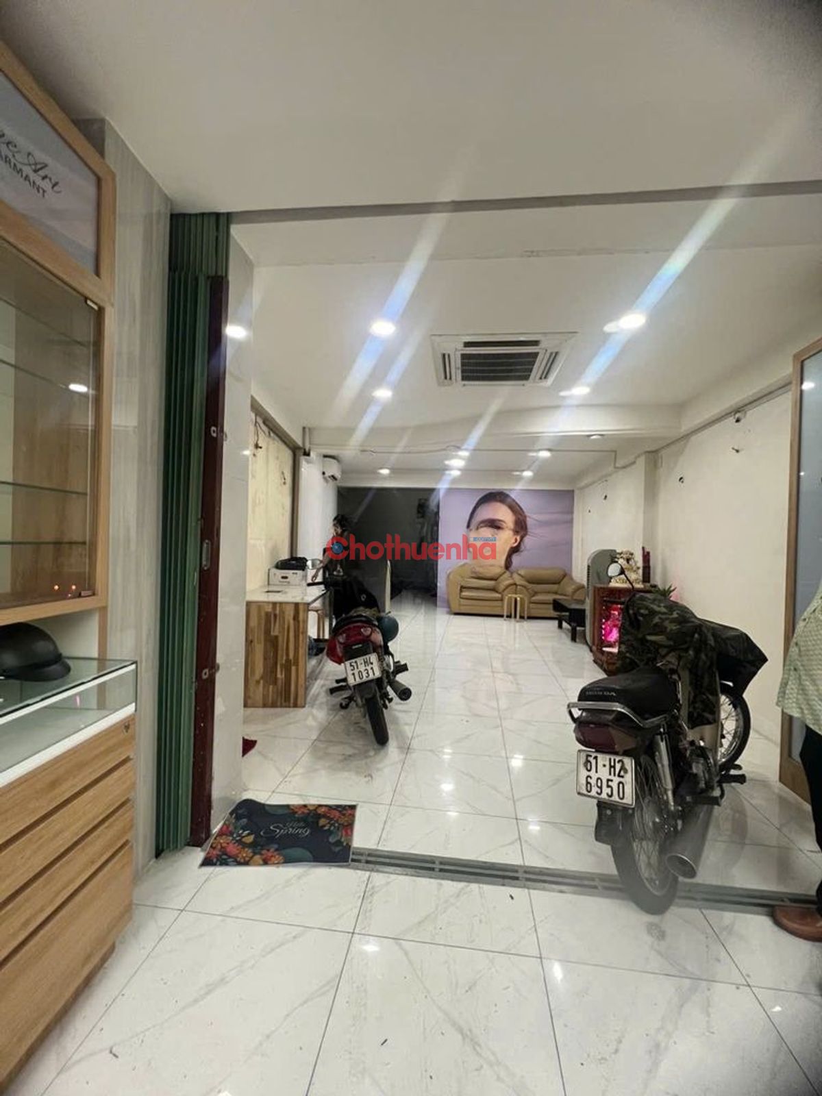 Cho thuê mặt bằng mặt tiền đường Trần Bình Trọng, Phường 2, Quận 5.