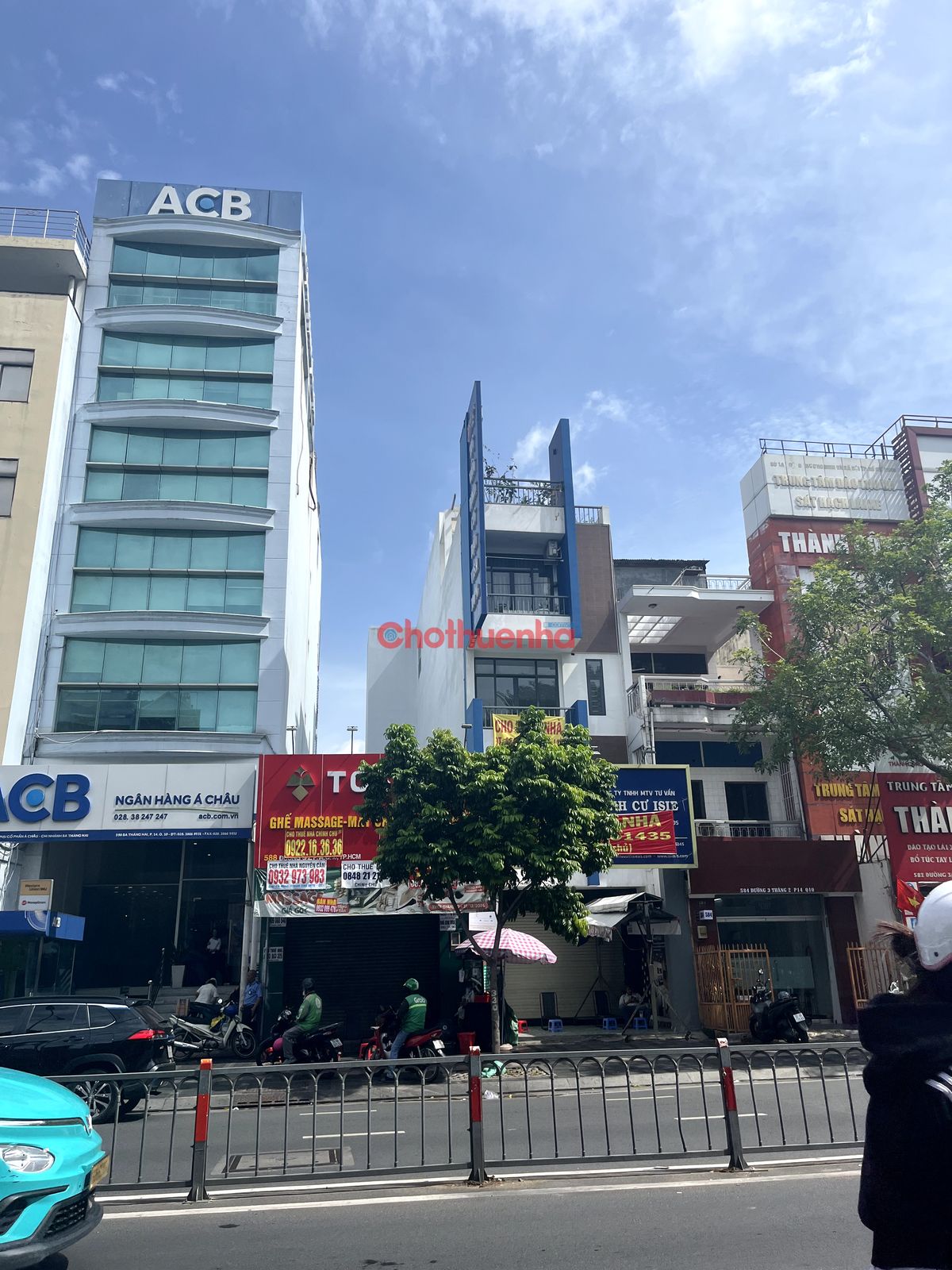Cho Thuê Nhà Mặt Tiền 3/2, Q.10 – Ngang 4,5m, Kết Cấu 1 Trệt 2 Lầu Trống Suốt