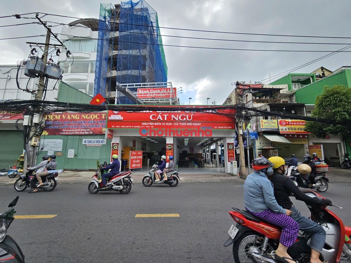CHO THUÊ CĂN GÓC 2 MẶT TIỀN 400 - 402 CÁCH MẠNG THÁNG 8 - QUẬN 3 -  NGANG 9,5M để