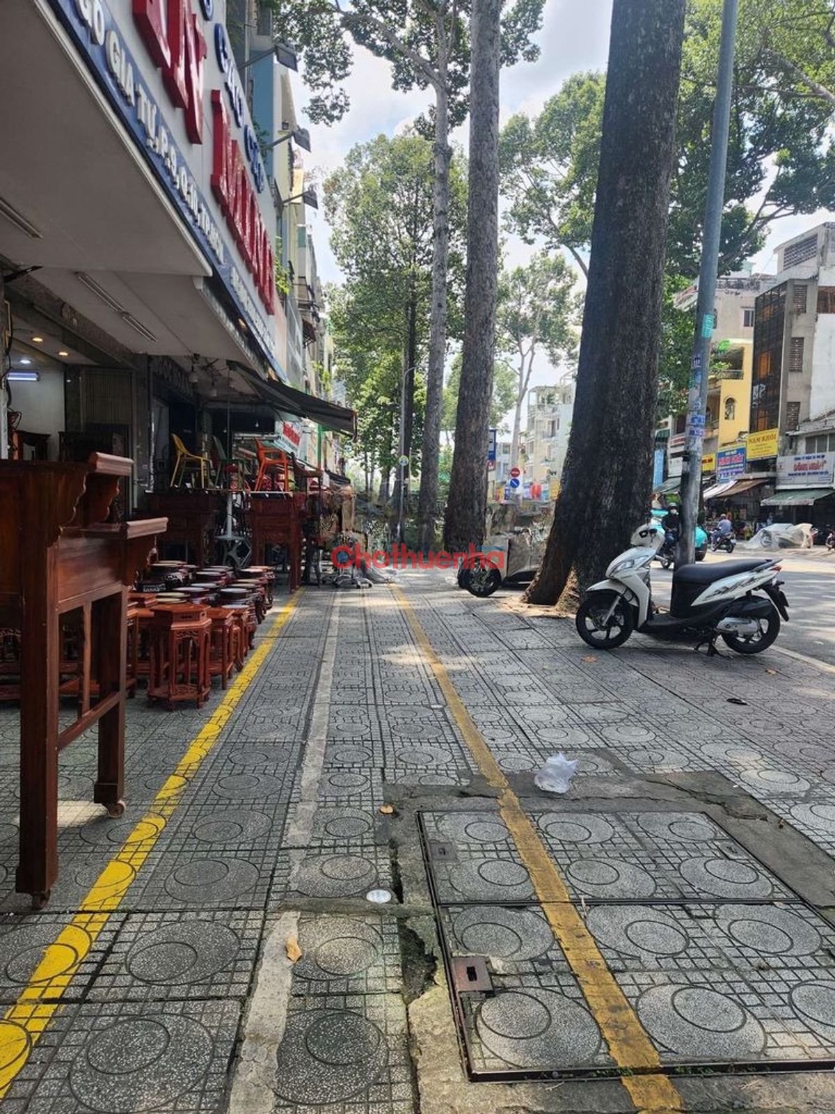 Cho thuê mặt bằng, Ngô Gia Tự, Quận 10. Khu chuyên kinh doanh nội thất, Chỉ 25 triệu/tháng.