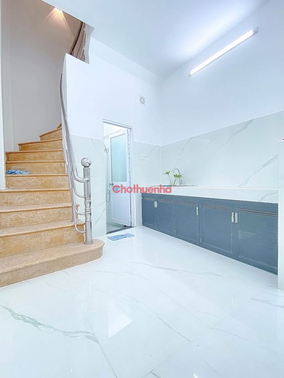 Cho thuê nhà nguyên căn Đường Bạch Vân, Phường 5, Quận 5.