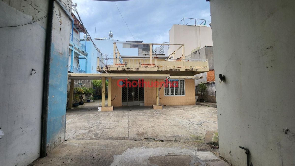Cho thuê kho MT đường Trường Chinh, Phường 13, Tân Bình.