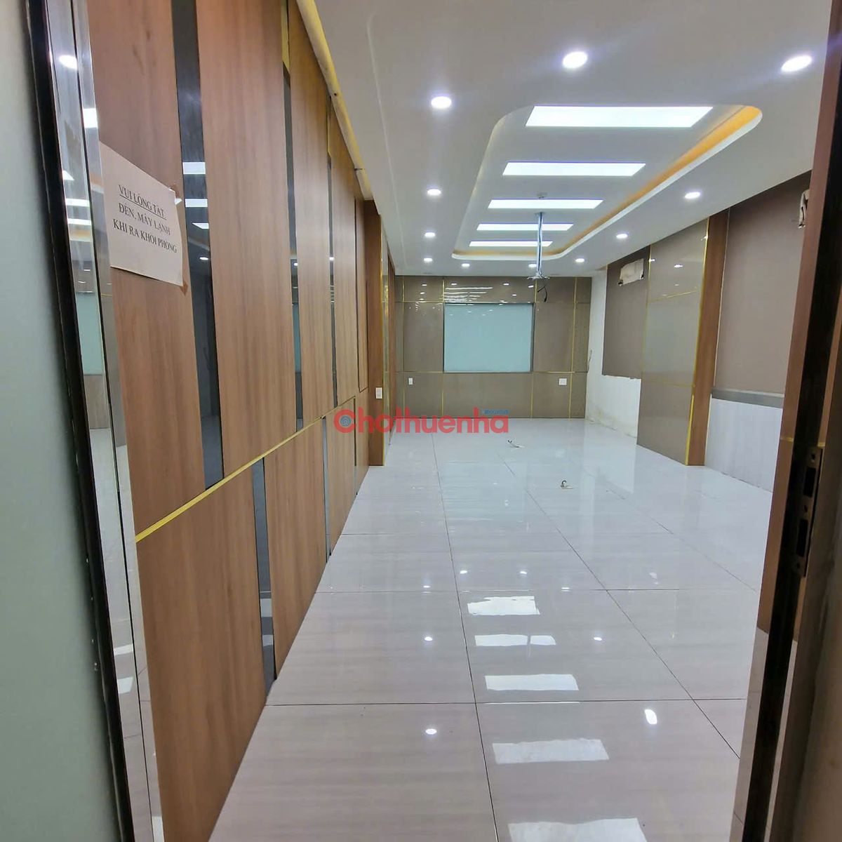 CHO THUÊ NHÀ MẶT TIỀN NGUYỄN TRÃI – PHƯỜNG NGUYỄN CƯ TRINH, QUẬN 1