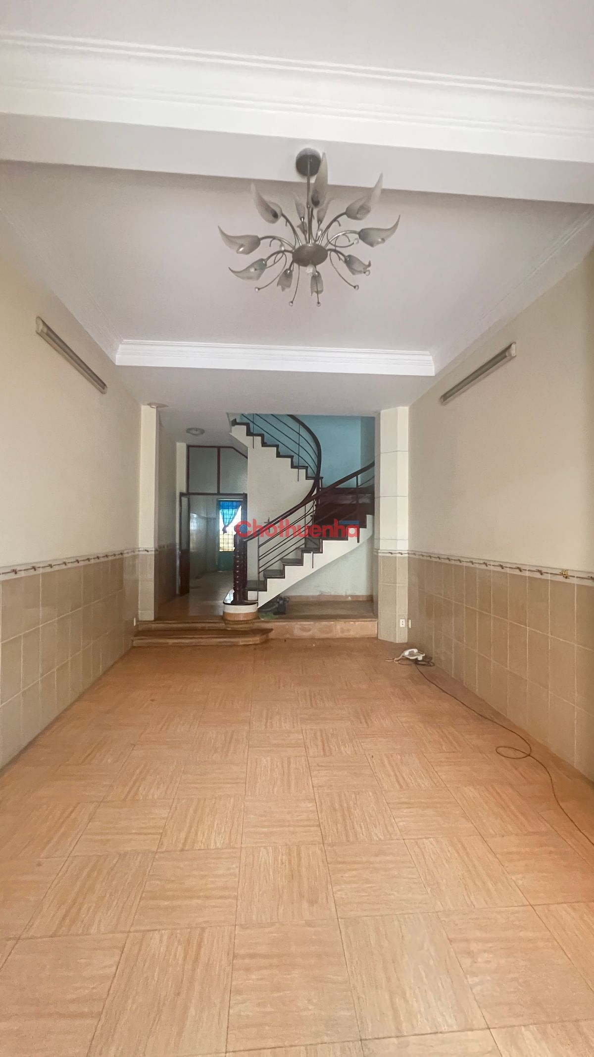 Cho thuê nhà mặt tiền 6PN Đinh Công Tráng P. Tân Định Quận 1 