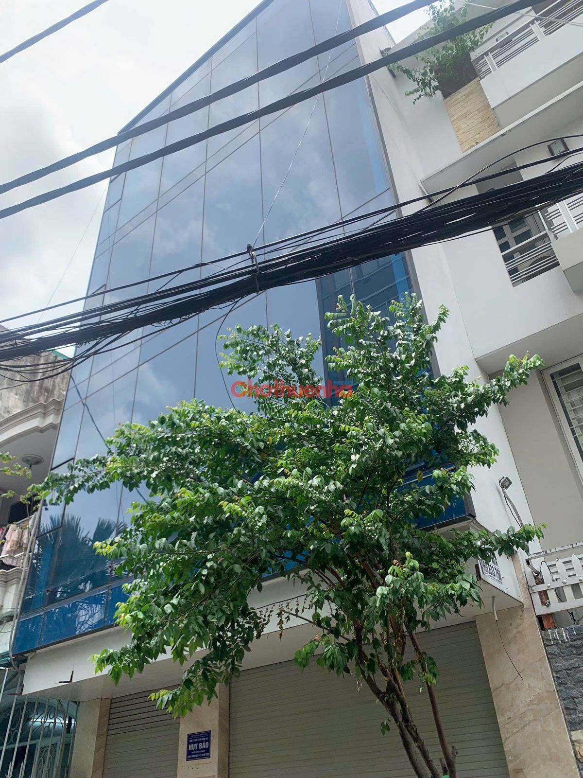 Cho thuê nhà hẻm xe hơi Trường Chinh, P.14, Q. Tân Bình - CÓ THANG MÁY- 6x17m