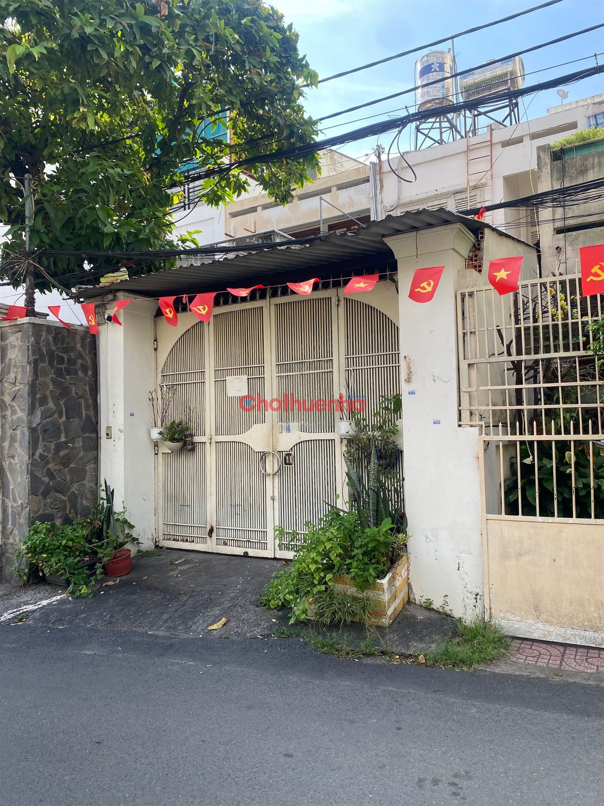 CHO THUÊ NHÀ MẶT TIỀN - NGANG 4 X 25M - CƯ XÁ BẮC HẢI, QUẬN 10 