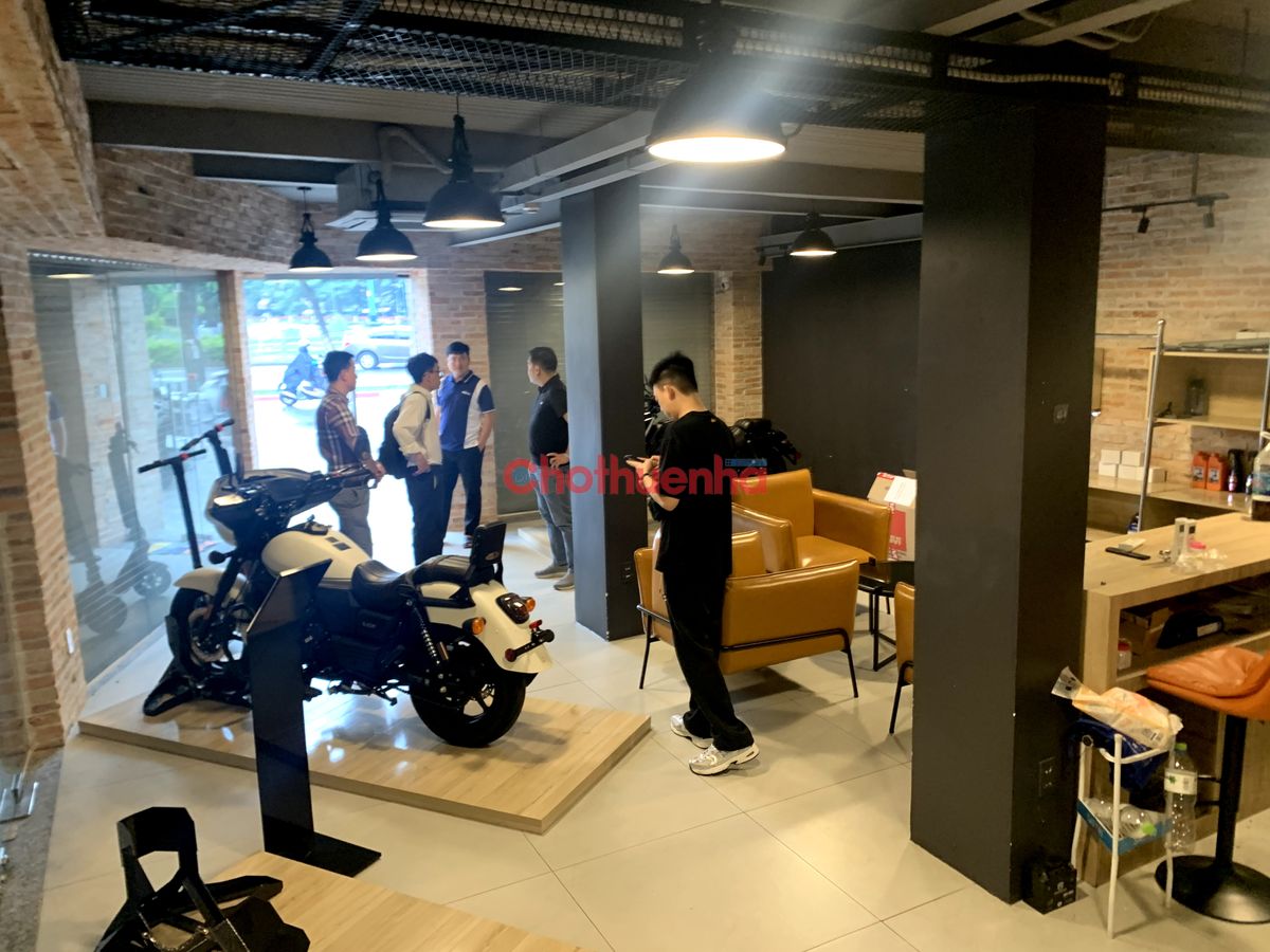 NHÀ GÓC 2 MẶT TIỀN QUẬN 1