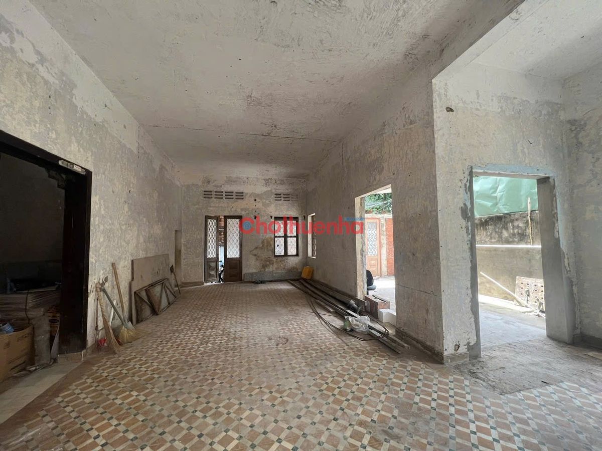 CHO THUÊ BIỆT THỰ CỔ QUẬN 10 - GIÁP QUẬN 3 - KINH DOANH TỰ DO