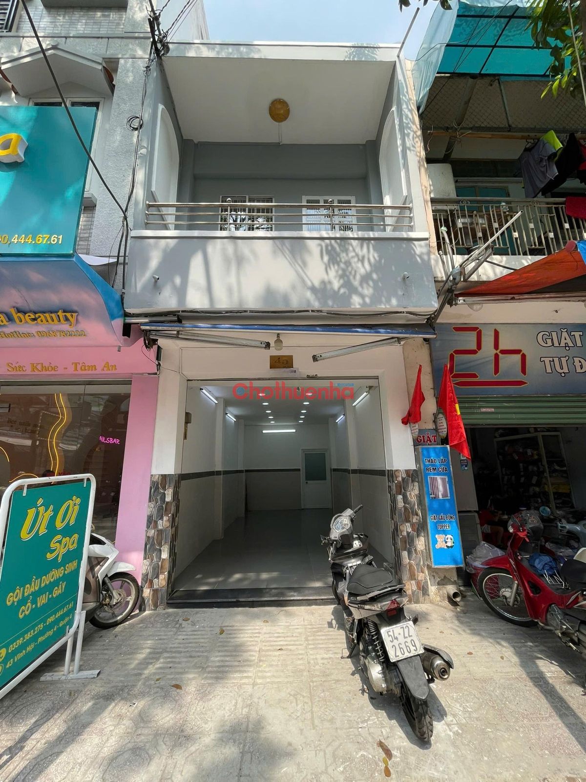 Cho thuê nhà mặt tiền kinh doanh tự do có vỉa hè rộng ngay Vĩnh Hội - Quận 4.
