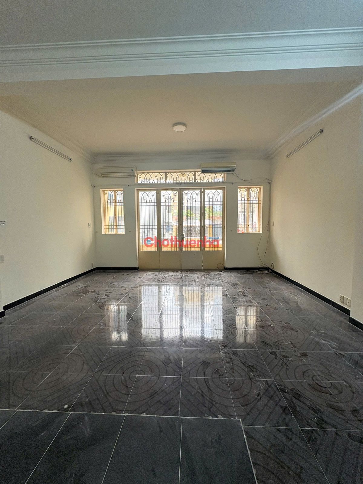 CHO THUÊ NHÀ NGUYÊN CĂN ĐƯỜNG 3/2 QUẬN 10 - 5.8x20M - HẺM XE TẢI - CÓ SÂN ĐỂ OTO