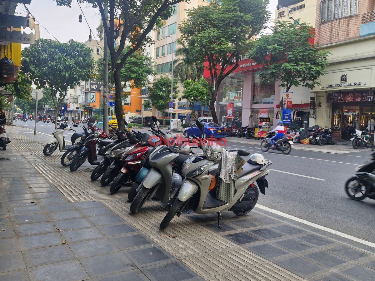 CHO THUÊ NHÀ MẶT TIỀN ĐƯỜNG ĐIỆN BIÊN PHỦ, QUẬN 10. 4 TẦNG SUỐT. CÓ PCCC