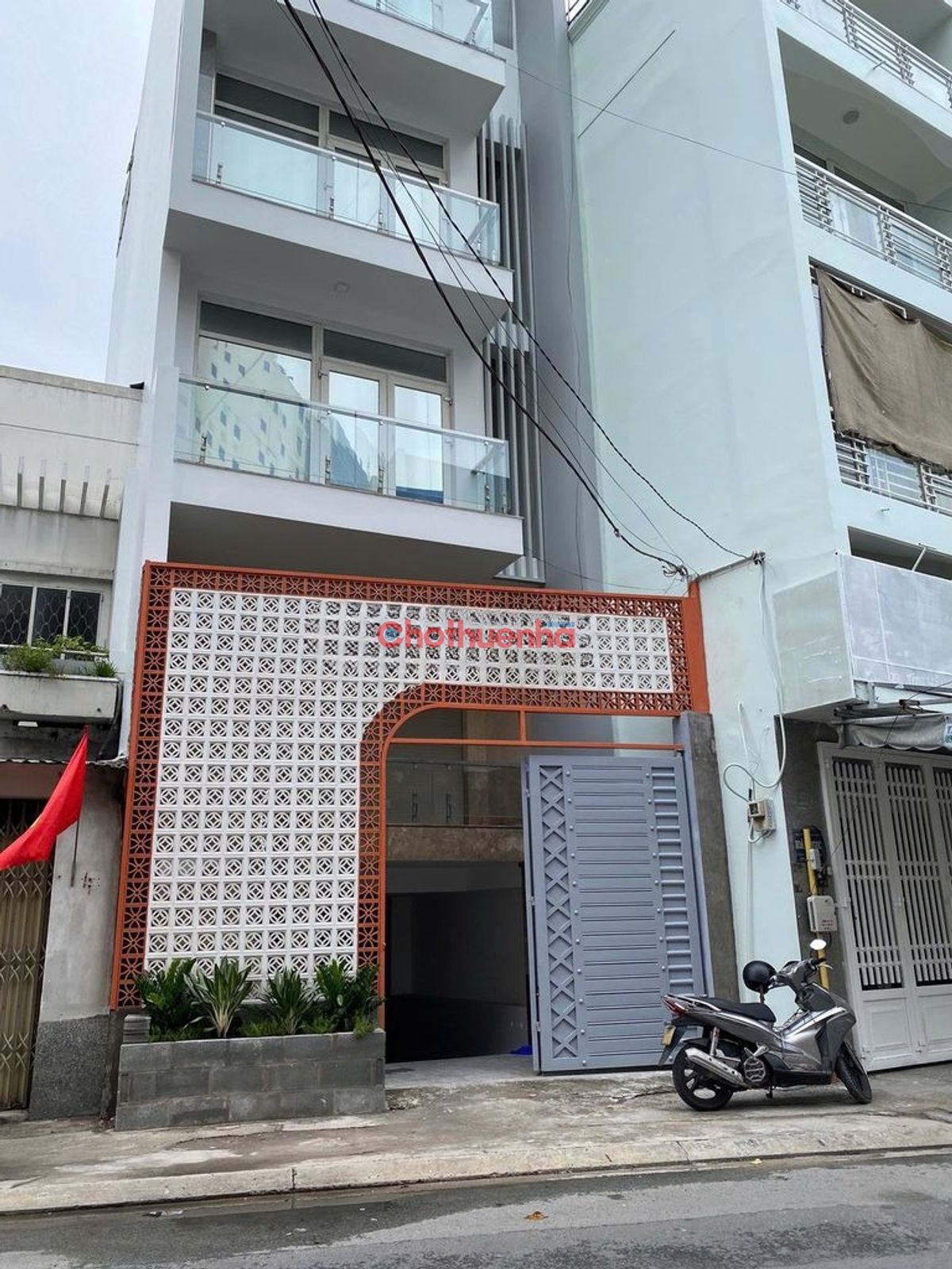 CHO THUÊ NHÀ Tân Hải, P13, Tân Bình (5.5x17m nở hậu 8m) - HẦM, THANG MÁY, 2 PHÒNG/LẦU!