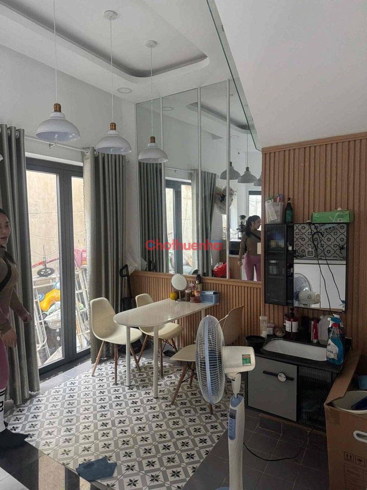 Cho Thuê Nhà Nguyên Căn Lê Văn Duyệt.