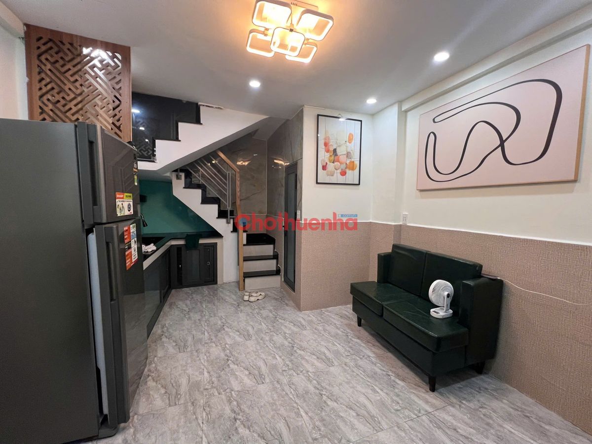 100/25/5 Trần Hưng Đạo, Phường Bến Thành, Quận 1.