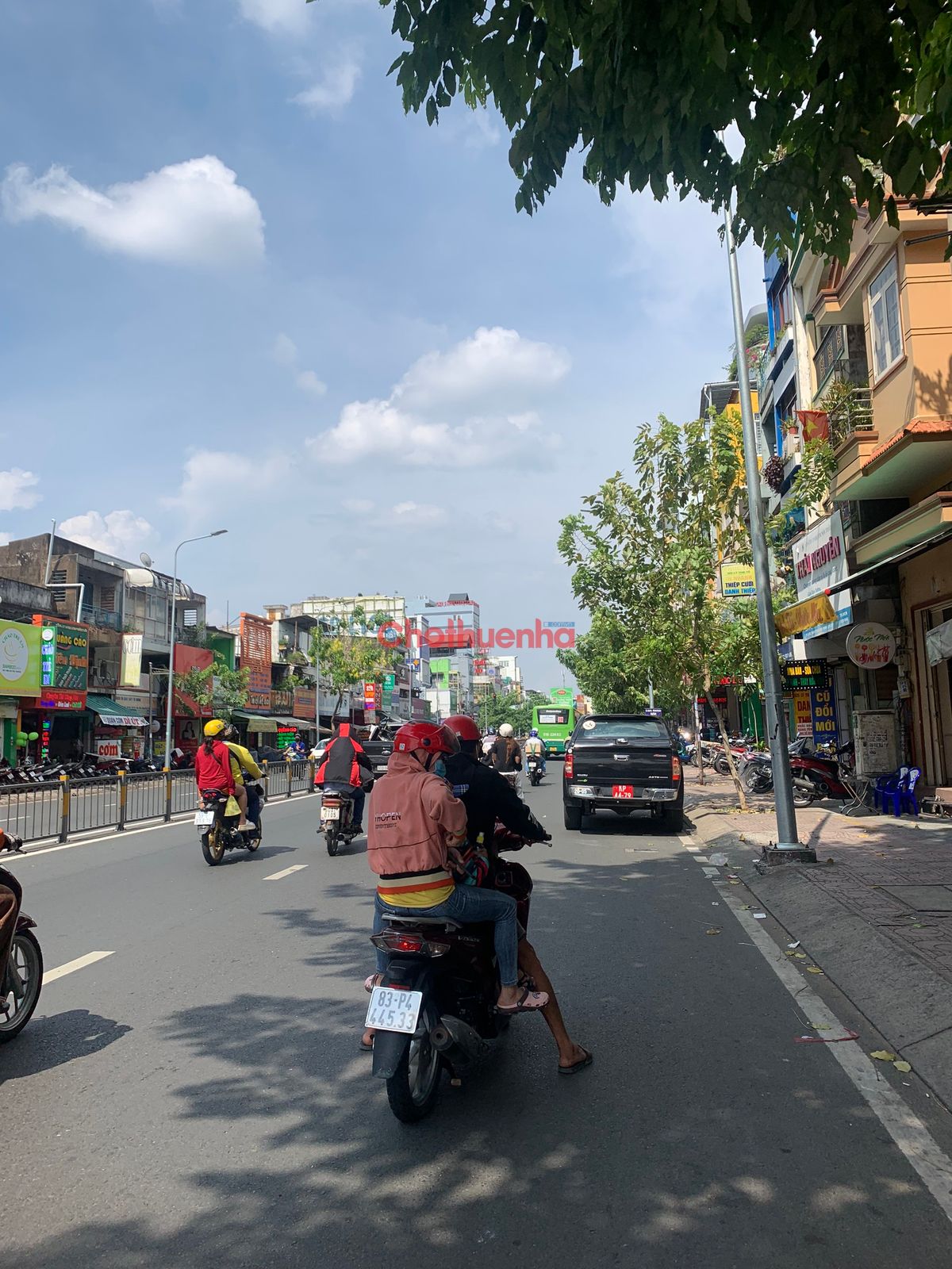 Cho thuê nhà mặt tiền đường Lý Thái Tổ , Quận 10. Giá chỉ 23 triệu 