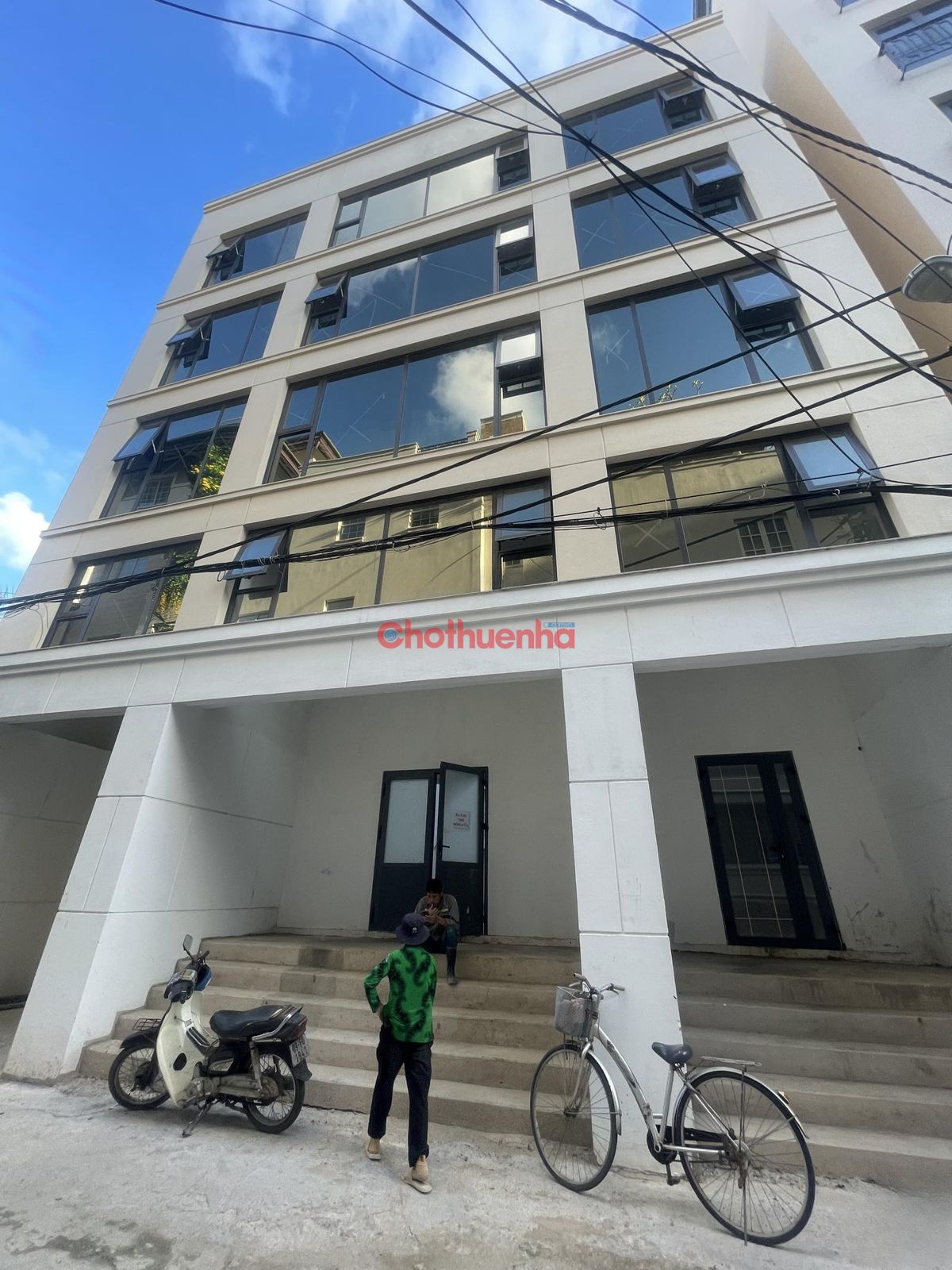 Cho thuê nhà đường Sư Vạn Hạnh, Phường 12, Quận 10.