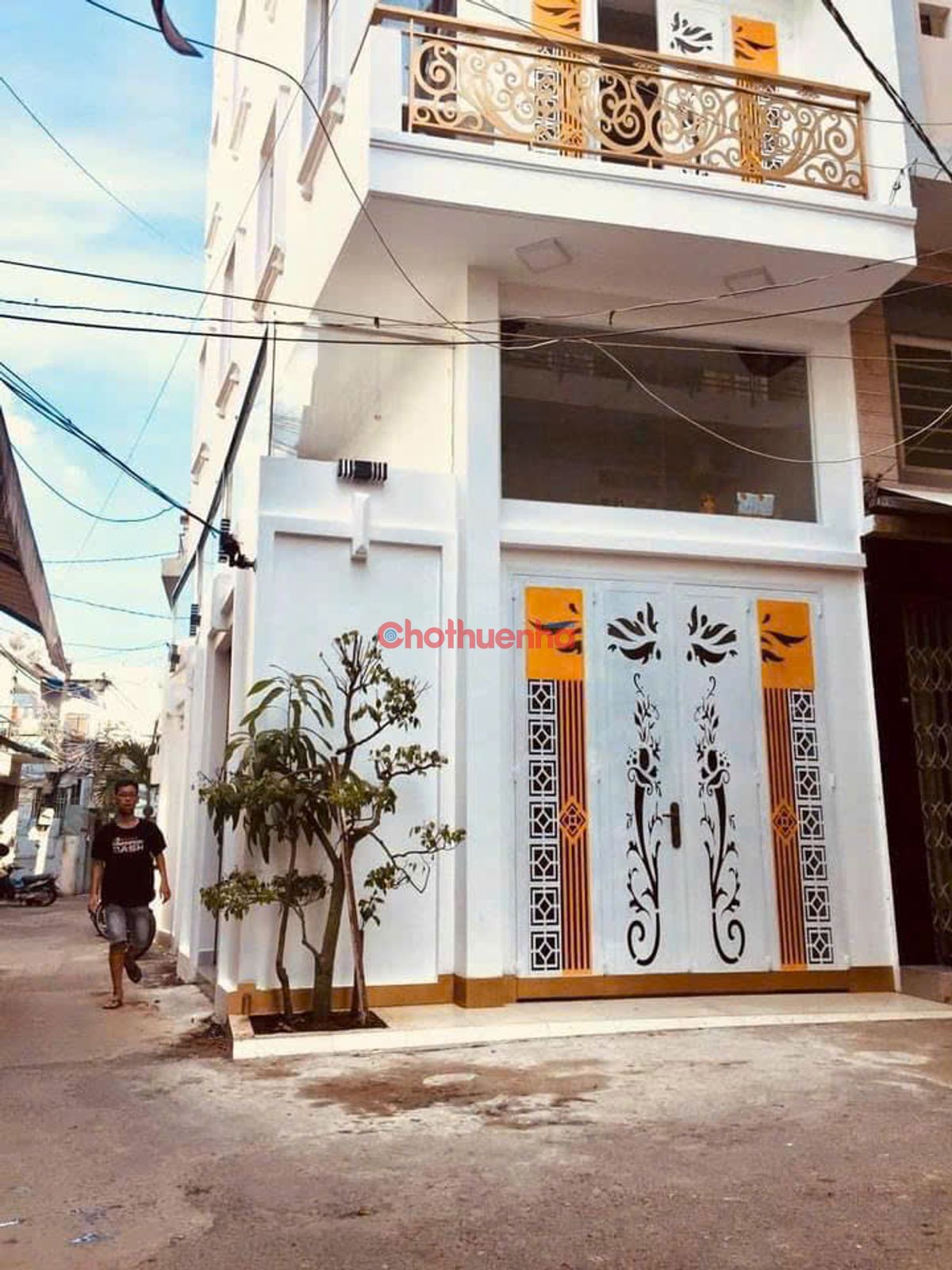 Cho thuê nhà đẹp mới xây  Trần Văn Đang,Quận 3. Ngang 5m,9 phòng, 9 wc. Chỉ 32 triệu.