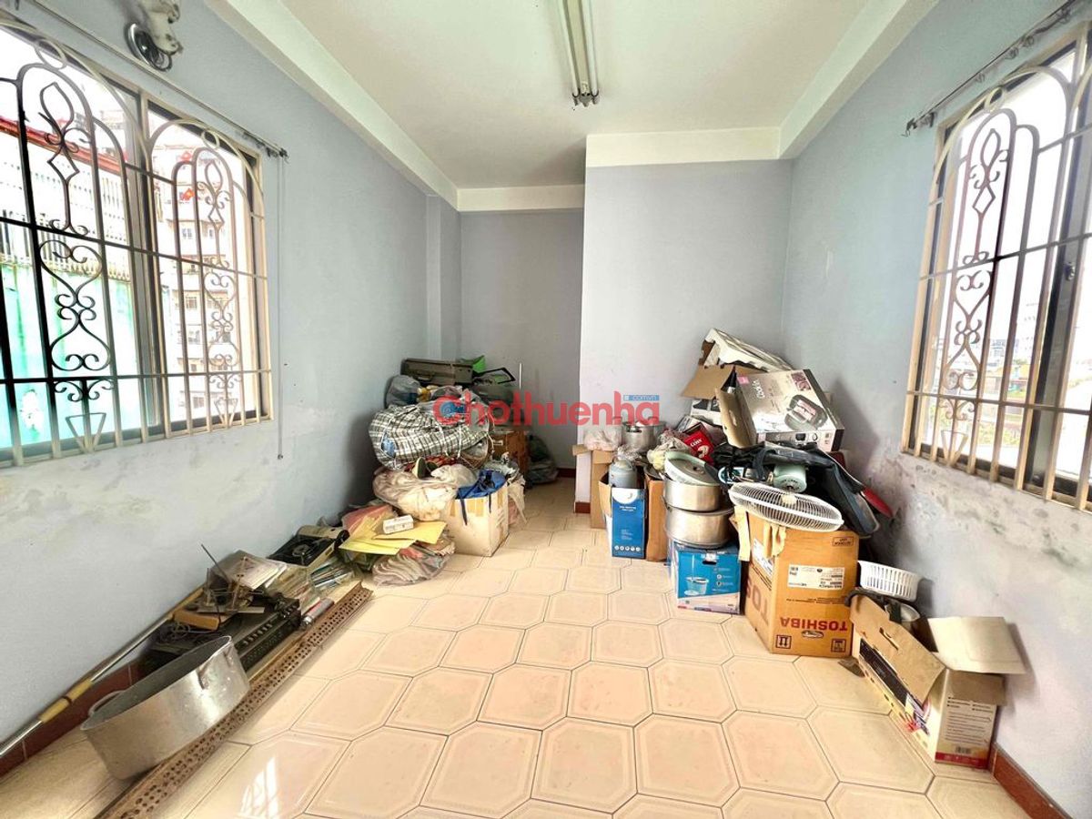 Cho thuê mặt tiền đường Nguyễn Công Trứ, Bình Thạnh 