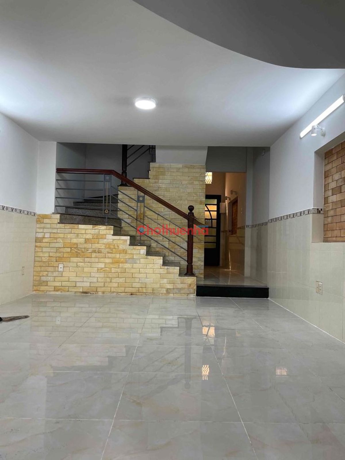 CHO THUÊ NHÀ MẶT TIỀN ĐƯỜNG HOA HỒNG, NGAY KHU PHAN XÍCH LONG, PHÚ NHUẬN