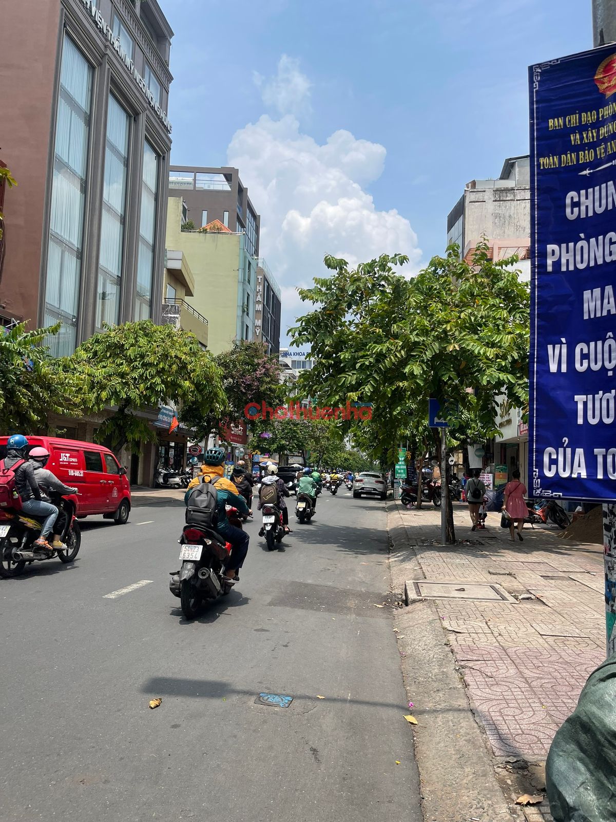 Cho thuê mặt bằng mặt tiền đường Nguyễn Đình Chiểu, Phường 5, Quận 3