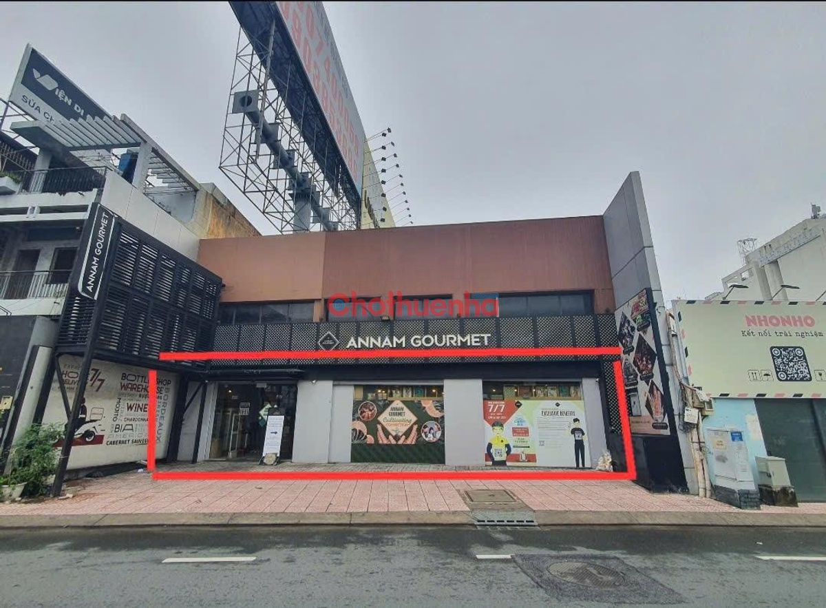 241 Hoàng Văn Thụ, Phường 8, Quận Phú Nhuận ngang 16m dài 19m trống suốt 