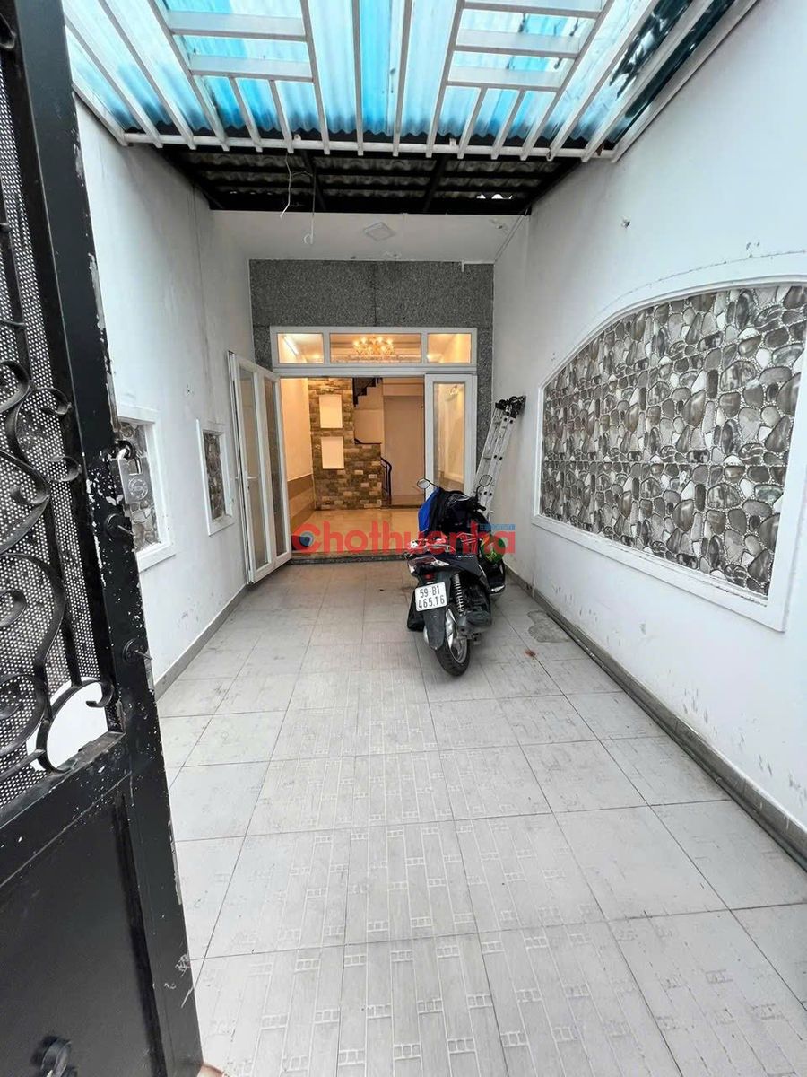 Cho thuê nhà mặt tiền Nguyễn Trọng Tuyển Tân Bình