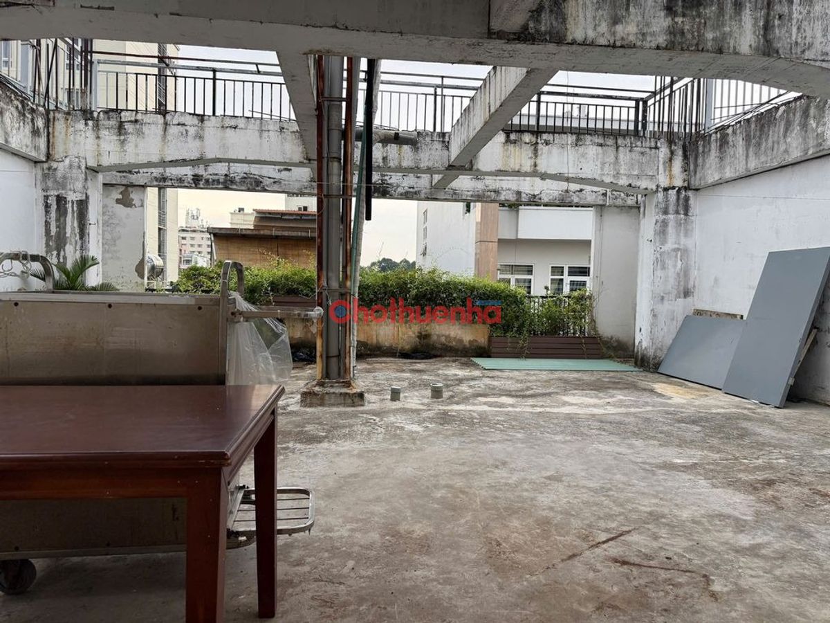 Cho thuê sân thượng tại Lưu Văn Lang, Phường Bến Thành, Quận 1.