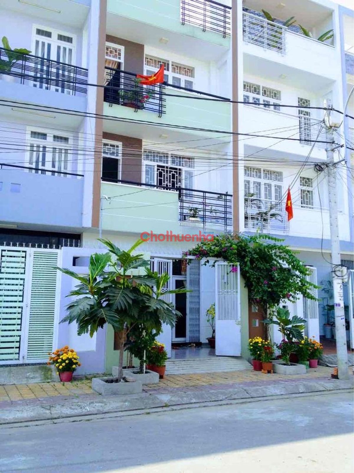 Cho thuê nhà mặt tiền đường Tạ Quang Bửu, Quận 8. Nhà mới , giá chỉ 2x