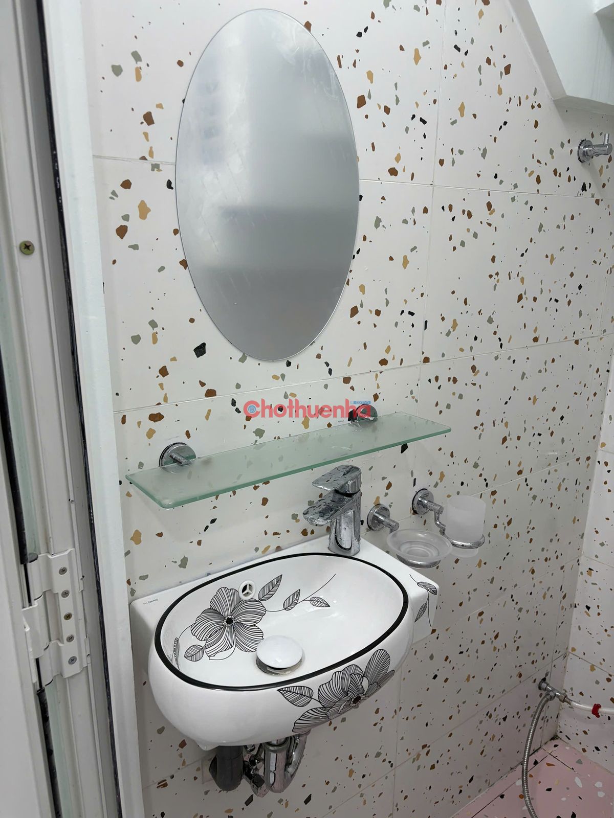 Cách mặt tiền Lý Chính Thắng Q3 1 căn nhà