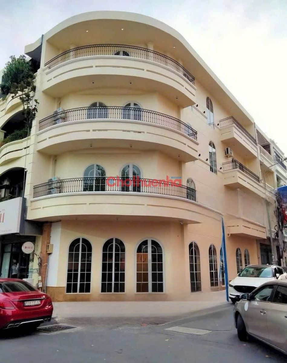 Cho thuê nhà căn góc 2 mặt tiền Đường Trần Nhật Duật. Ngang 12m