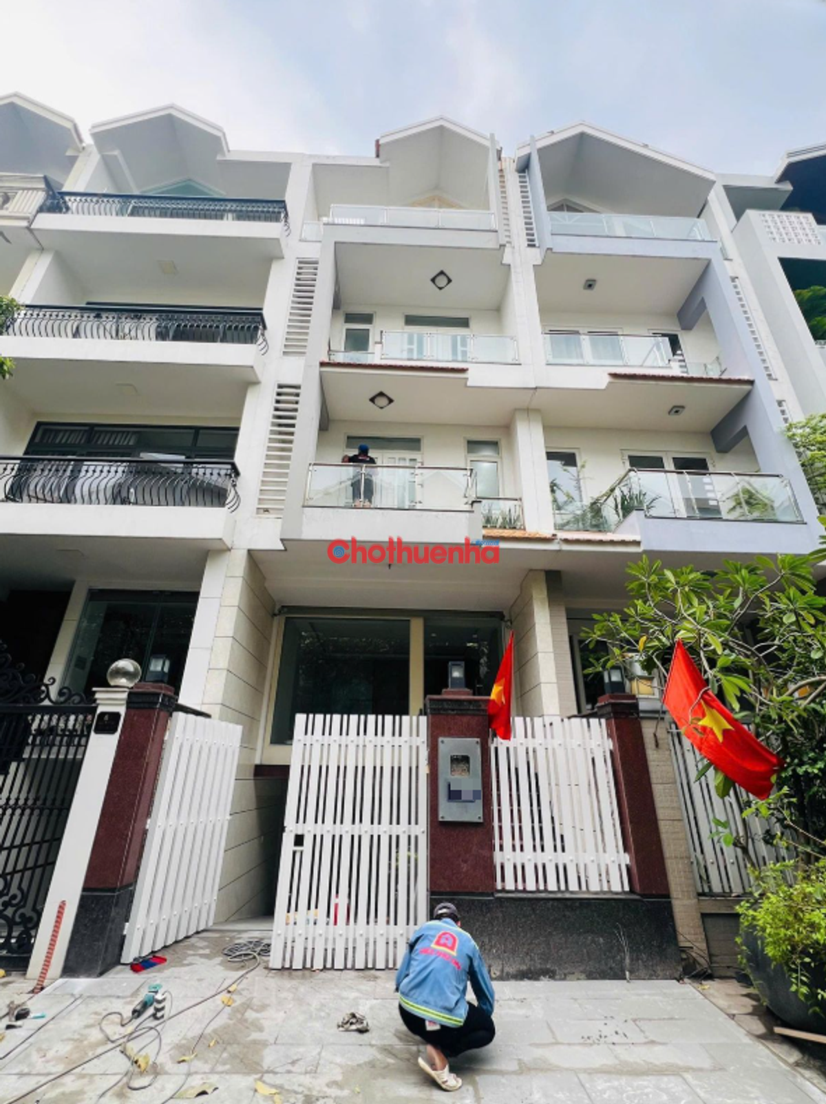 Cho thuê nhà MT đường 14, KDC Him Lam Kênh Tẻ, Phường Tân Hưng, Quận 7.