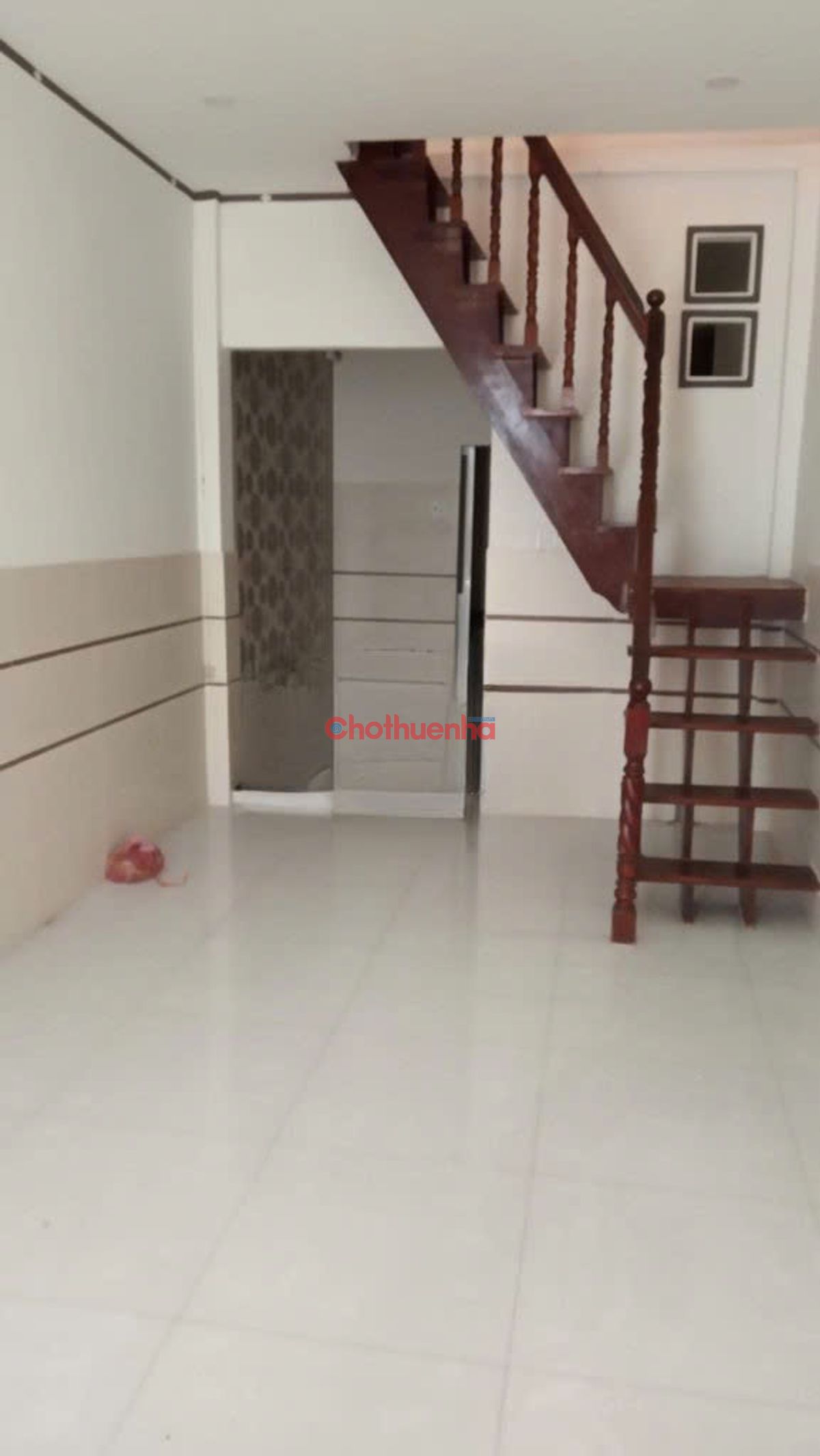 Cho thuê nhà hẻm nguyên căn  - giá chỉ 11 triệu - ở gia đình