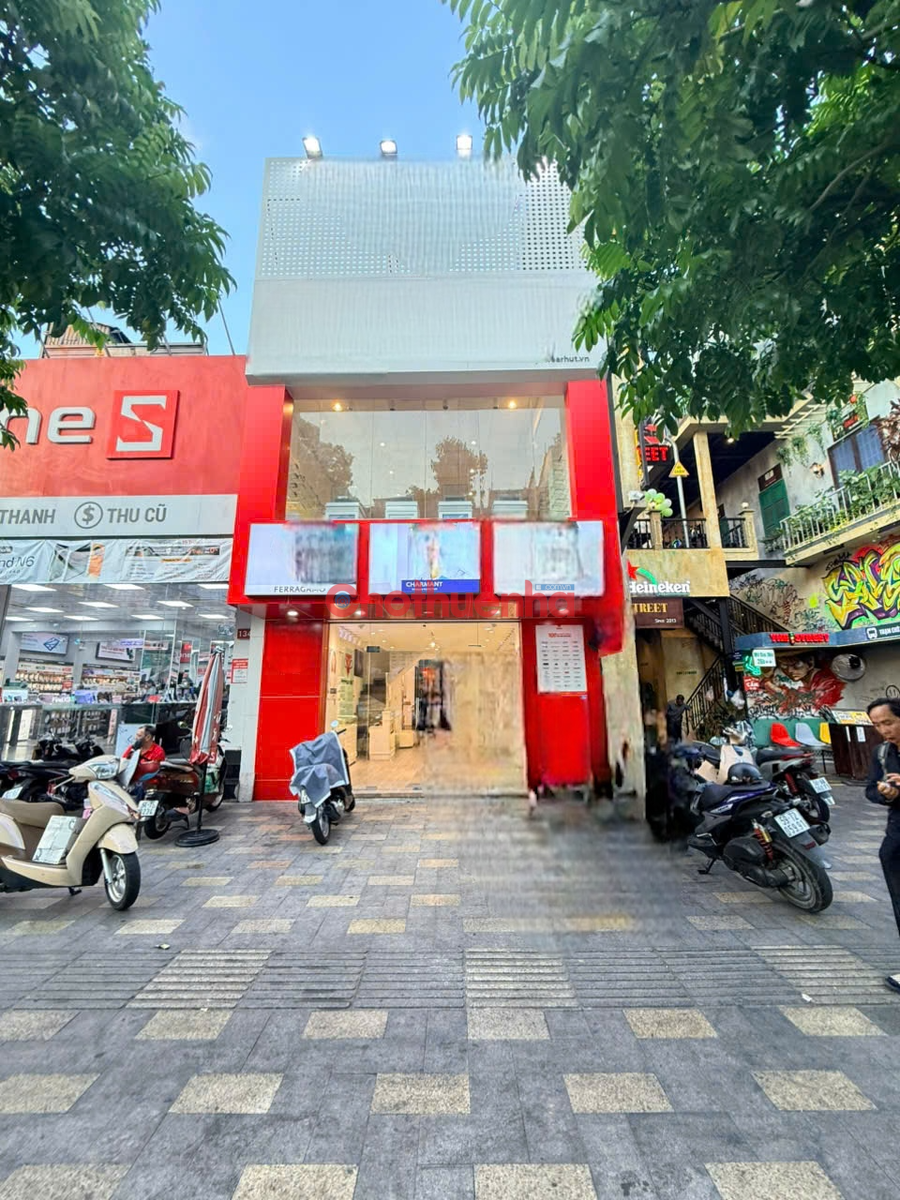 Cho Thuê Nhà Nguyên Căn Mặt Tiền Đường 134 Nguyễn Thái Học, Phường Phạm Ngũ Lão, Quận 1.